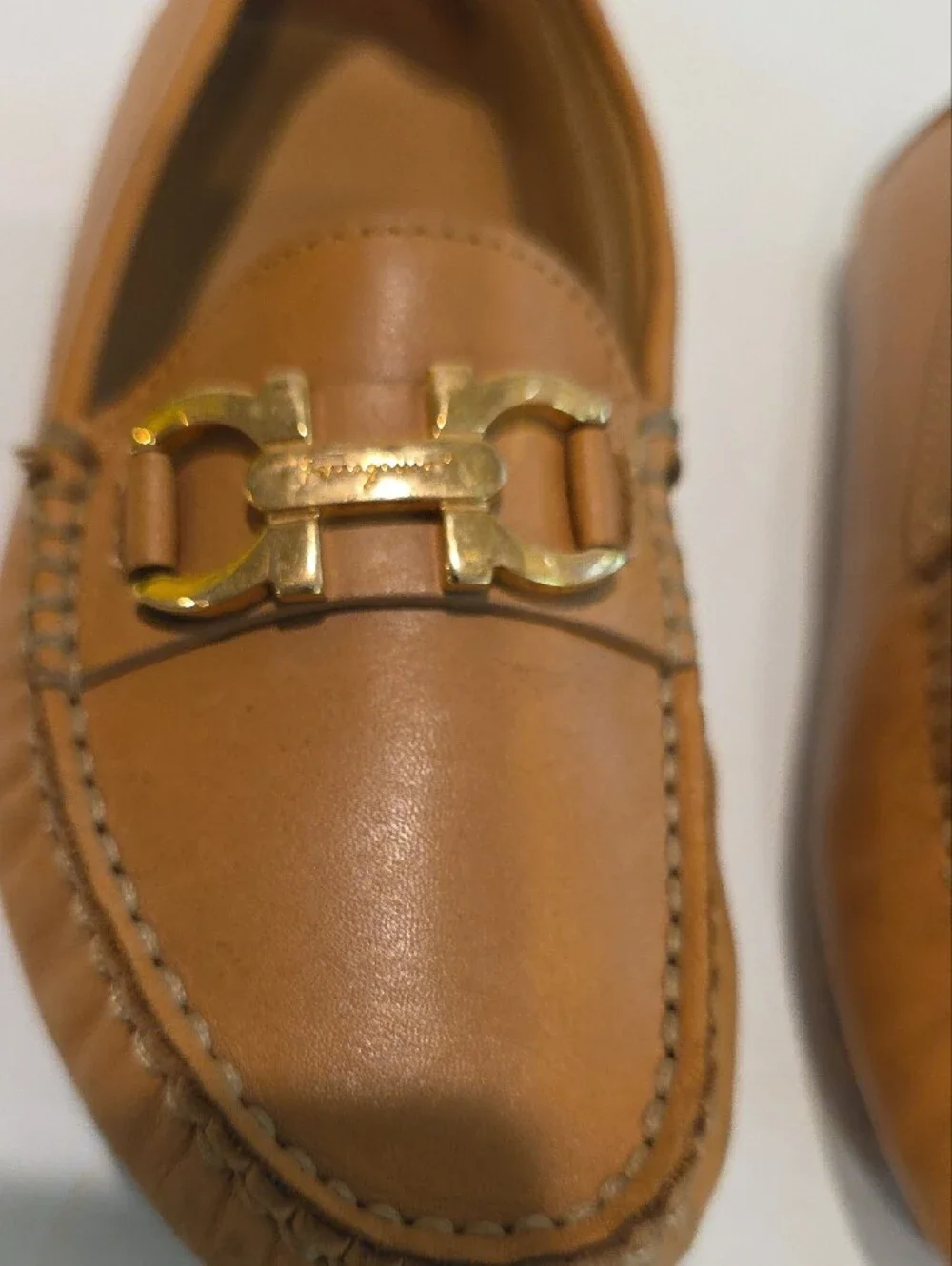 Ferragamo Tan Leather Driving Loafers with Gold Hardware Size 27